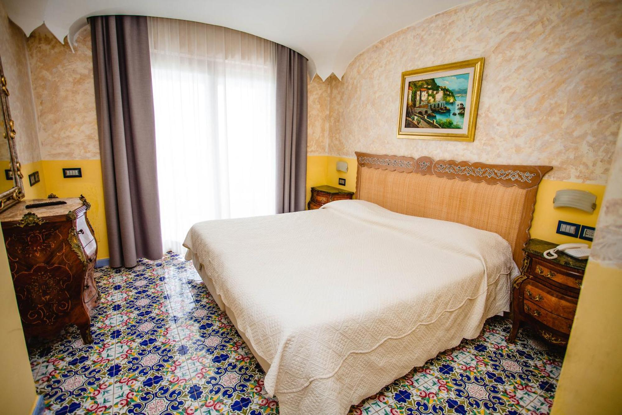 Strand Hotel Delfini Искья Экстерьер фото