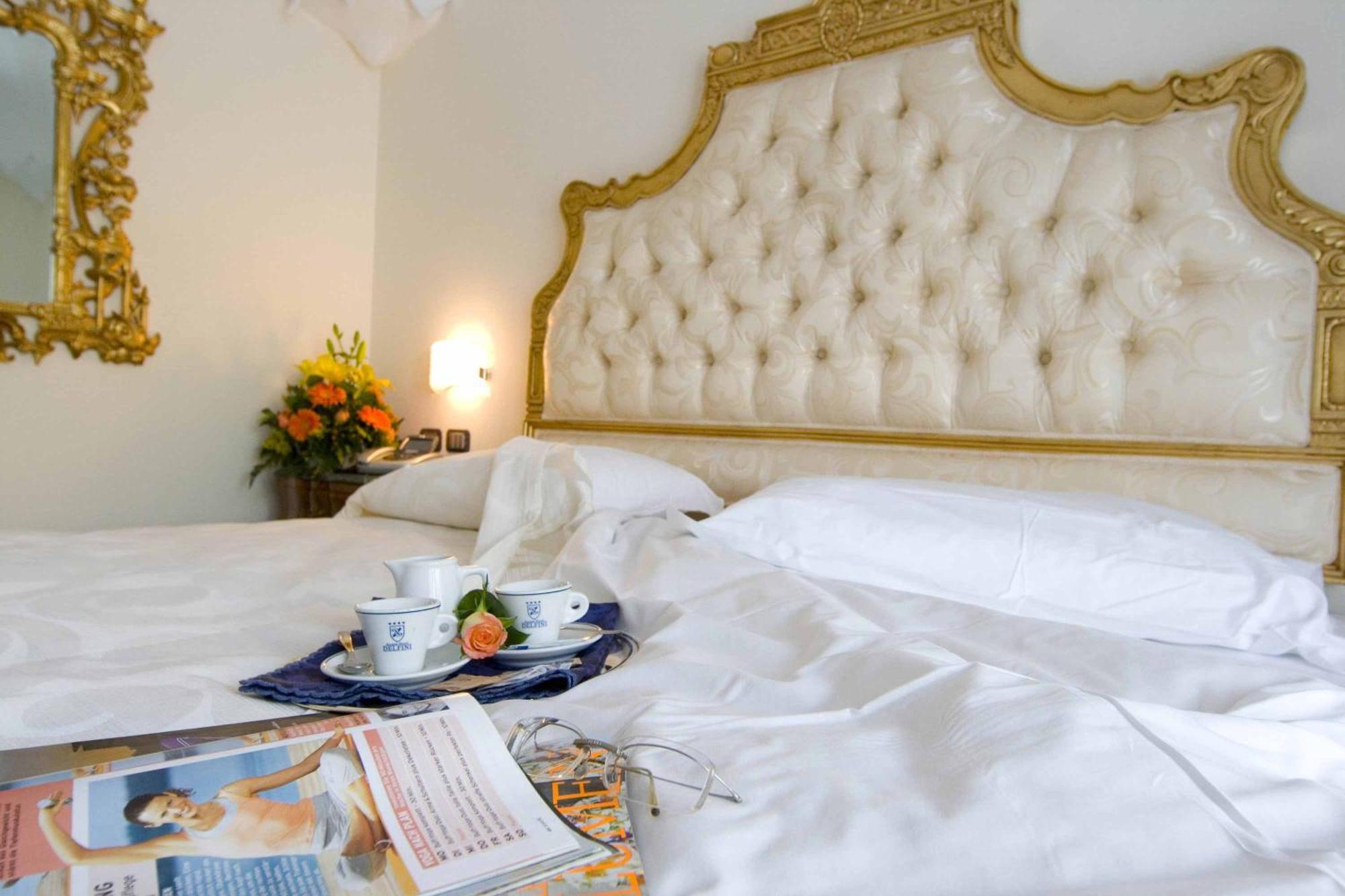 Strand Hotel Delfini Искья Экстерьер фото
