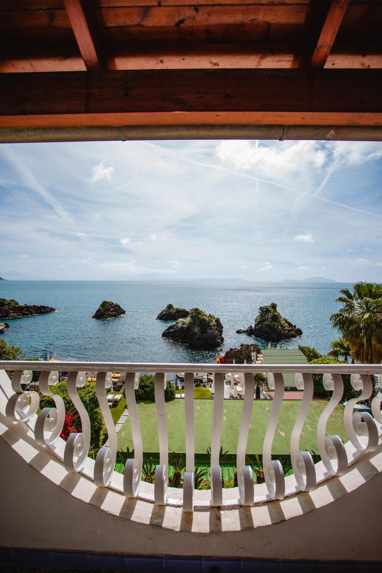 Strand Hotel Delfini Искья Экстерьер фото